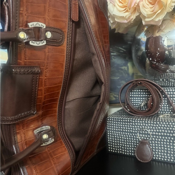 Elegant Brown Leather Women Briefcase - Picture 8 of 16